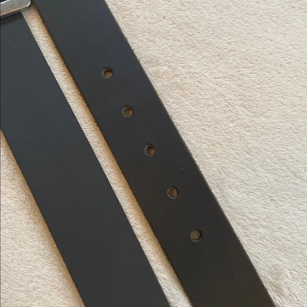 Black leather men’s silver buckle genuine leather casual rugged belt Sz L